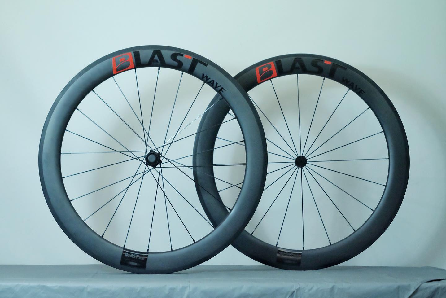 Blast Wave 700C T800 碳纖維碟剎輪組 (BW-D36)/ Blast Wave 700C T800 Carbon Disc Wheelset (BW-D36)