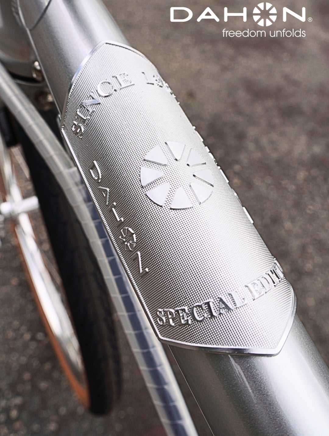 Dahon Boardwalk D18 摺疊車-HAC083-20"