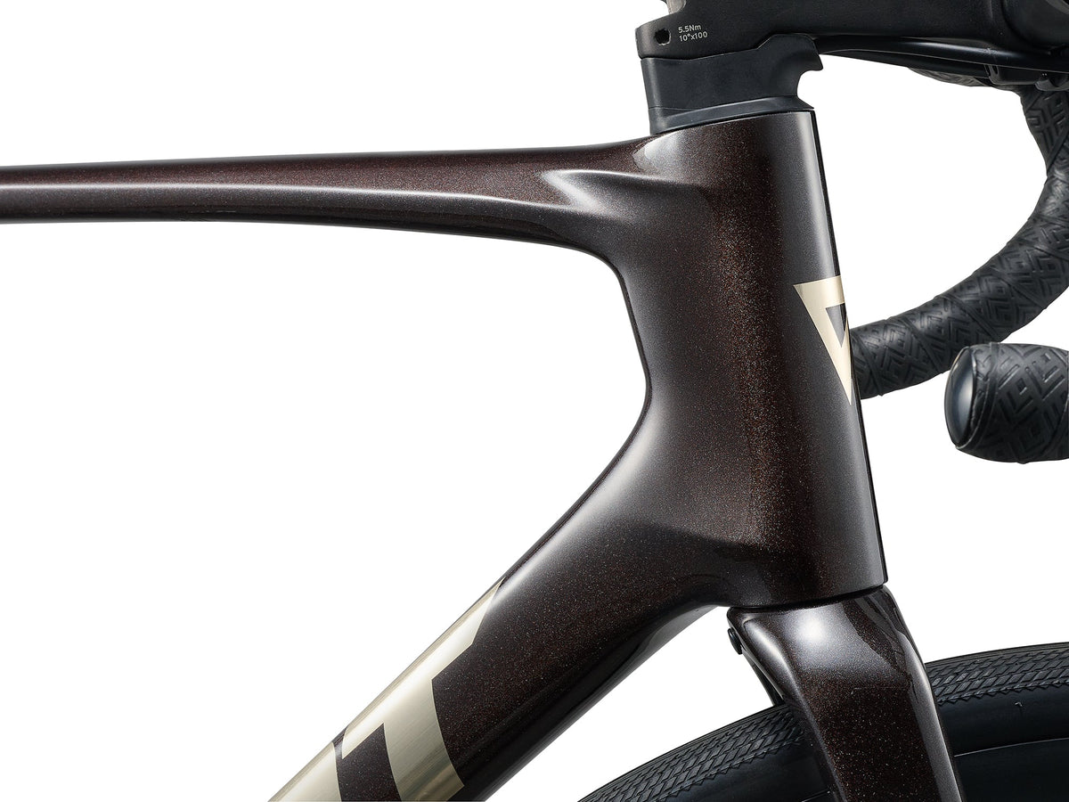 Giant 2027 Defy Advanced 1 公路車
