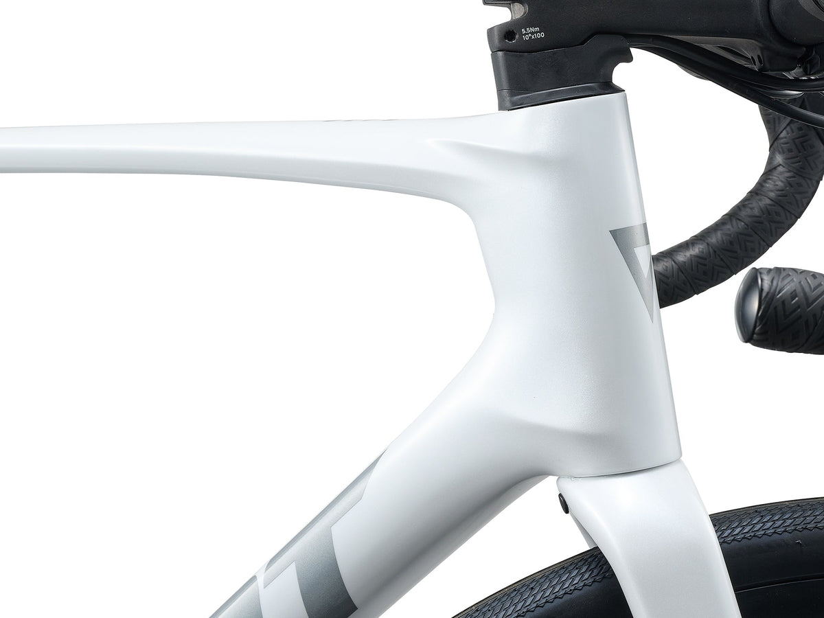 Giant 2027 Defy Advanced 2 公路車
