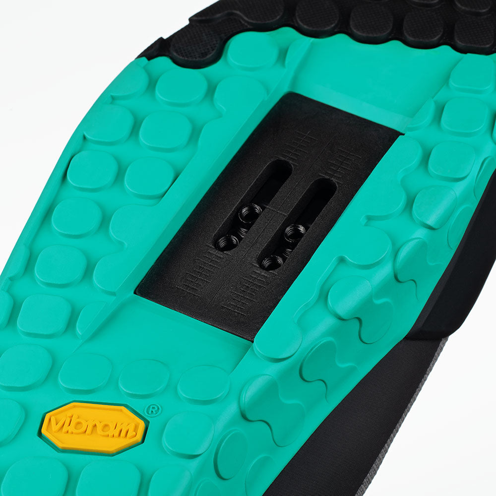 Fizik Gravita Tensor Flat 爬山車鞋